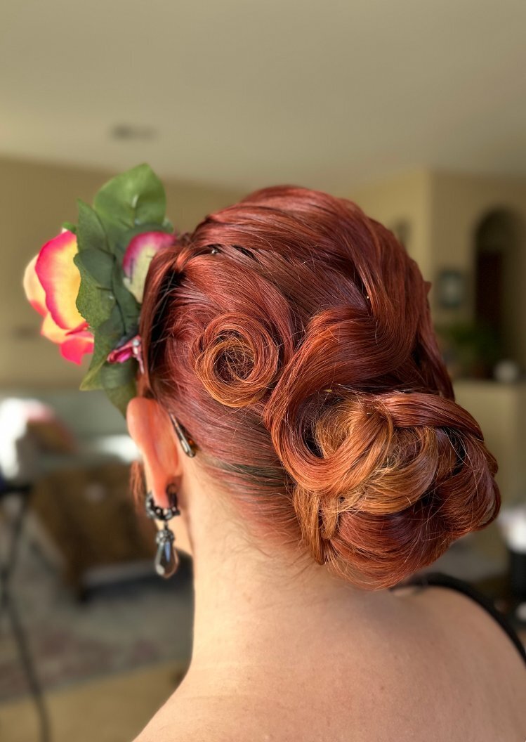 pinup-hairstyle-swirled-roses-redhair-vegas