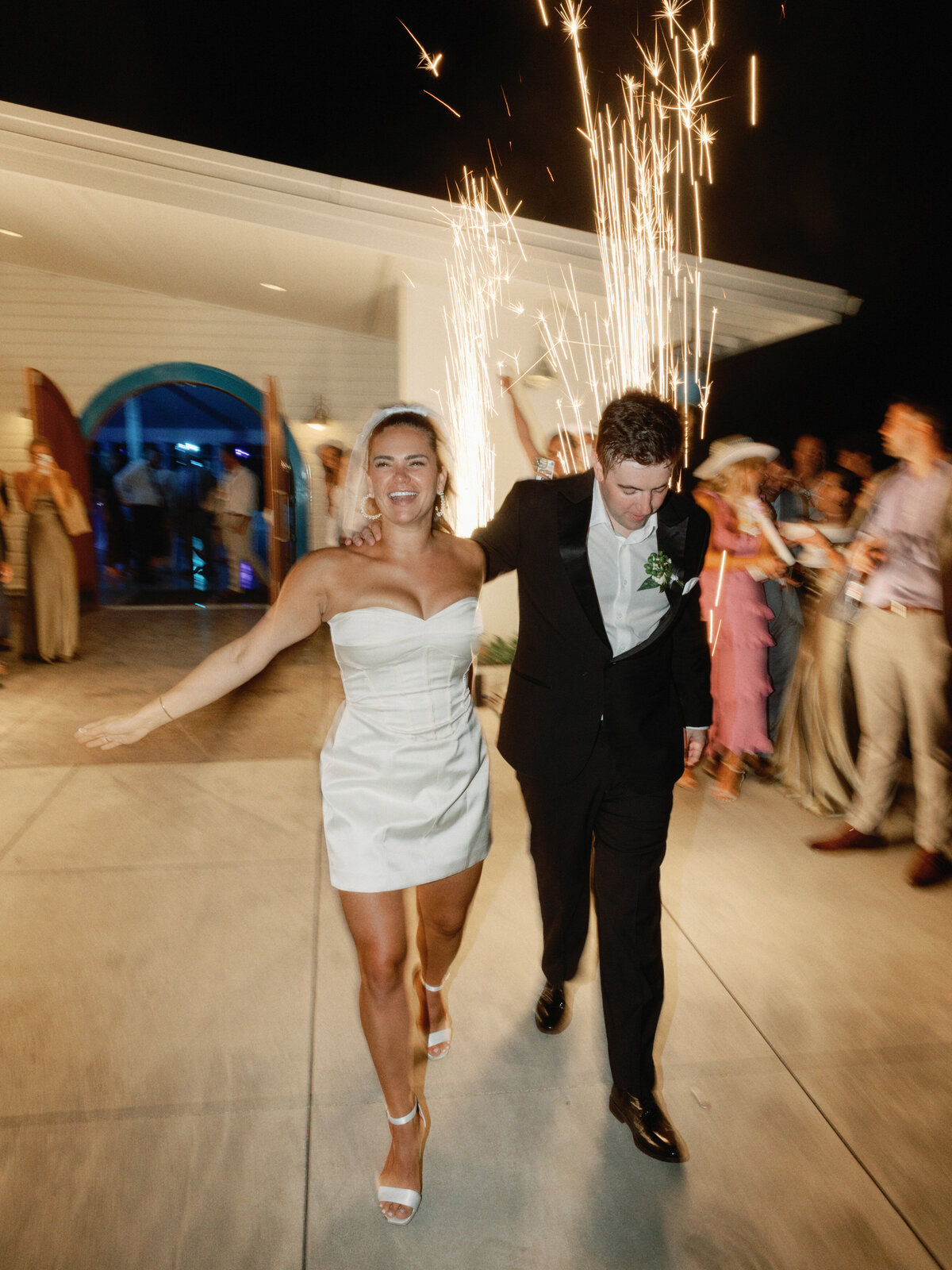 wedding-at-oswego-hills-vineyard-winery-portland-oregon-by-the-tenneys-photography-51