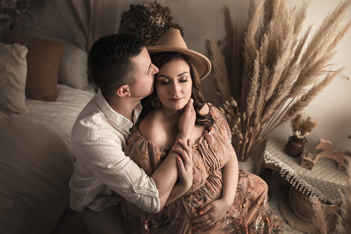 Photo grossesse couple bohème Poétika Photographie