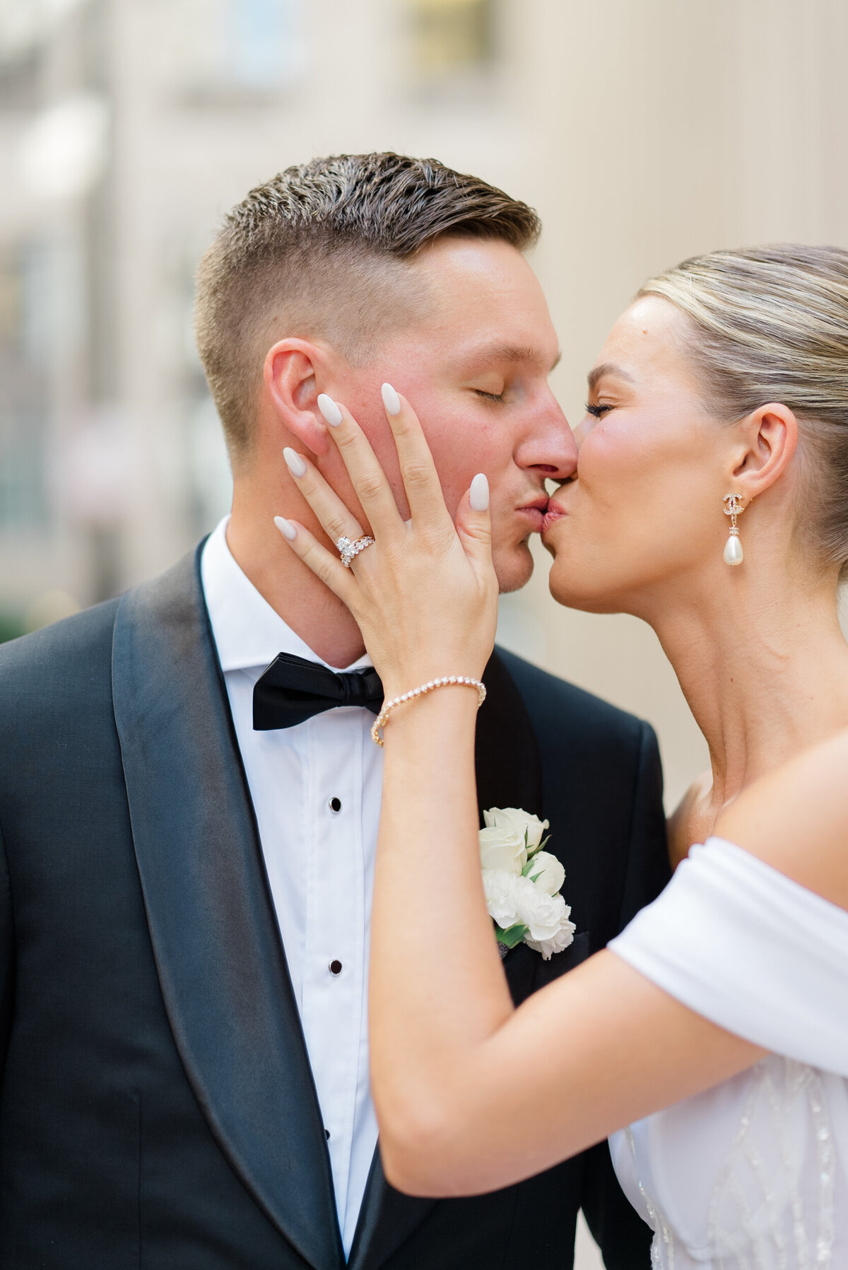 Lexi Benjamin Photography_Waldorf Astoria Chicago Wedding_09.21.24-60