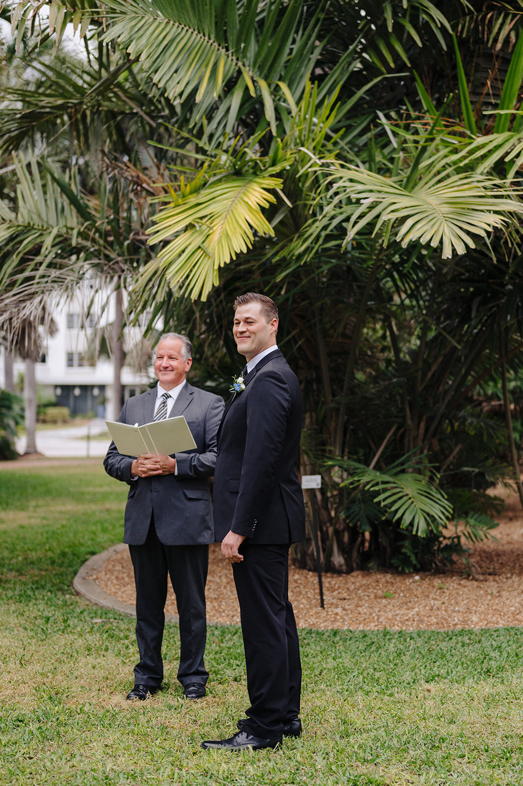 mcneile-photo-elope-tampa-chantilly-chic-celebrations-gizella-kopsick-park-1