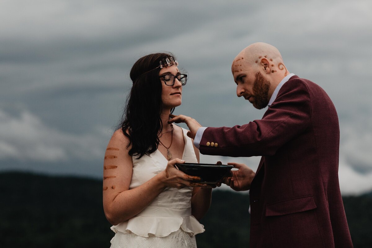 Adventure elopement in Asheville, North Carolina photographed by Magnolia and Ember.