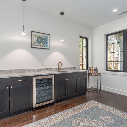 Spacious wetbar in the basement