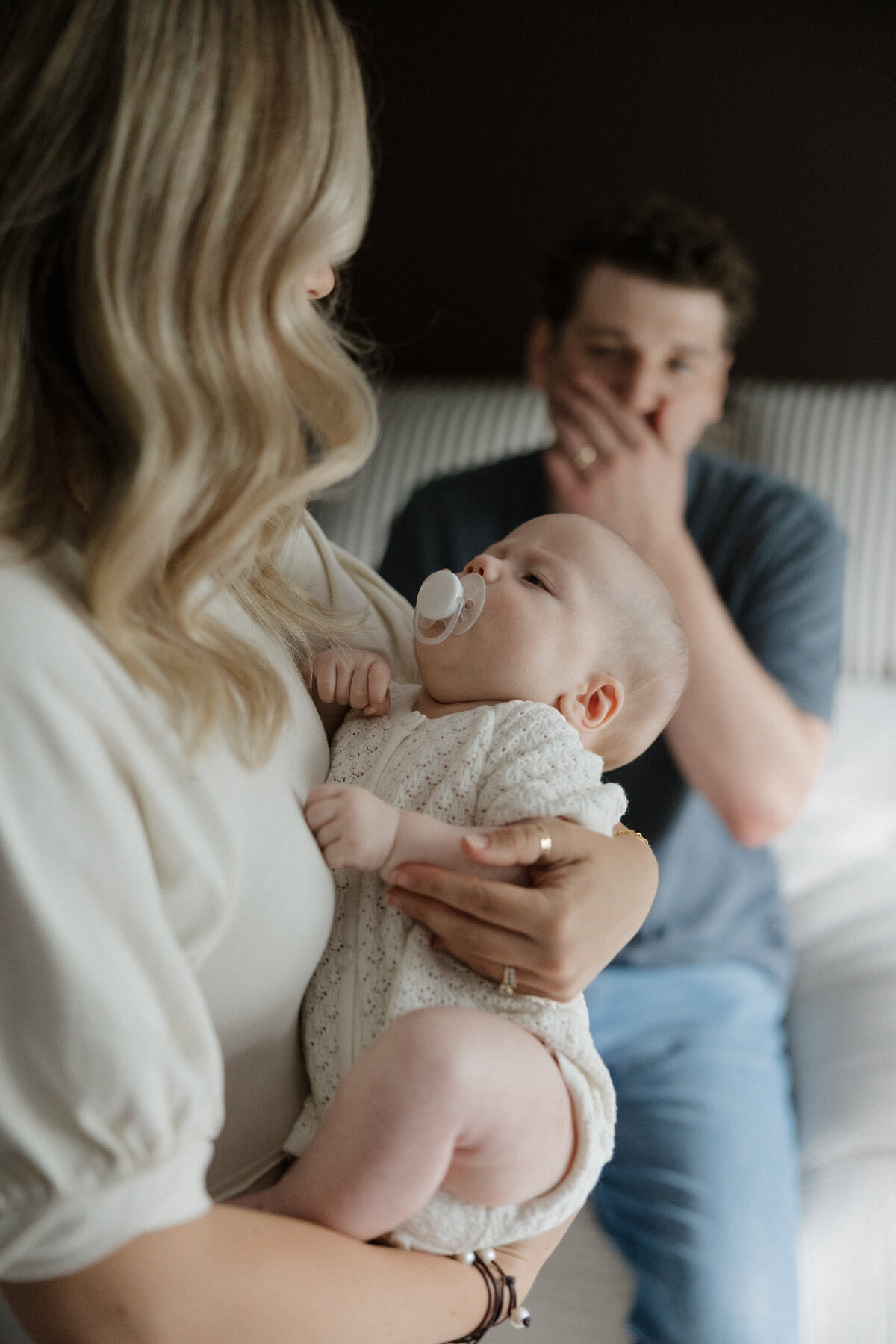 Indianapolis family photography lifestyle newborn session