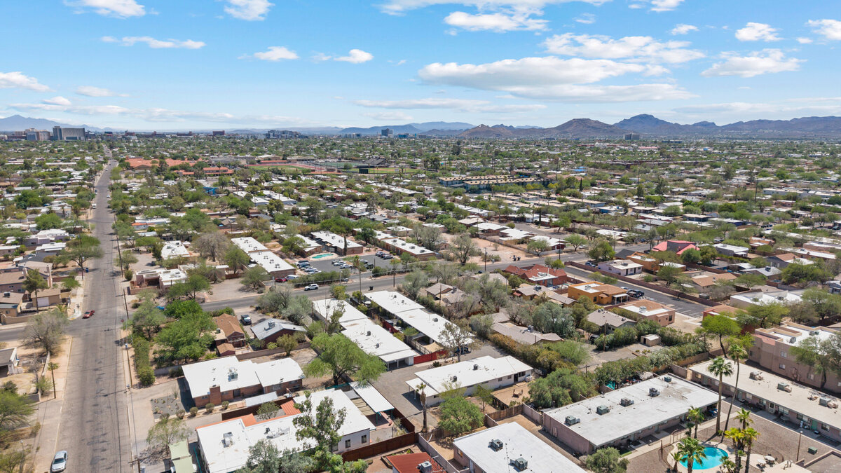 21_1527 e blacklidge dr-21