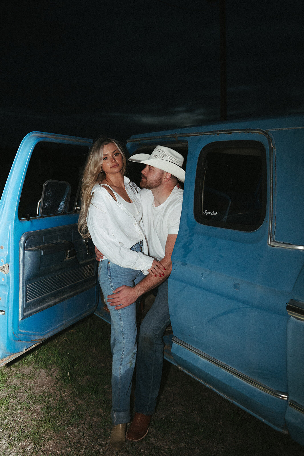 presley-gray-nighttime-western-montana-engagement0243