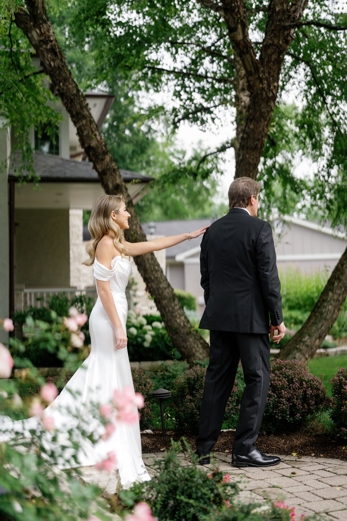Aspen-Avenue-Chicago-Wedding-Photographer-Chicago-Athletic-Association-Simplicitee-XO-Design-Co-St-Mary-of-the-Angels-Church-Anomalie-Beauty-Timeless-Vogue-51