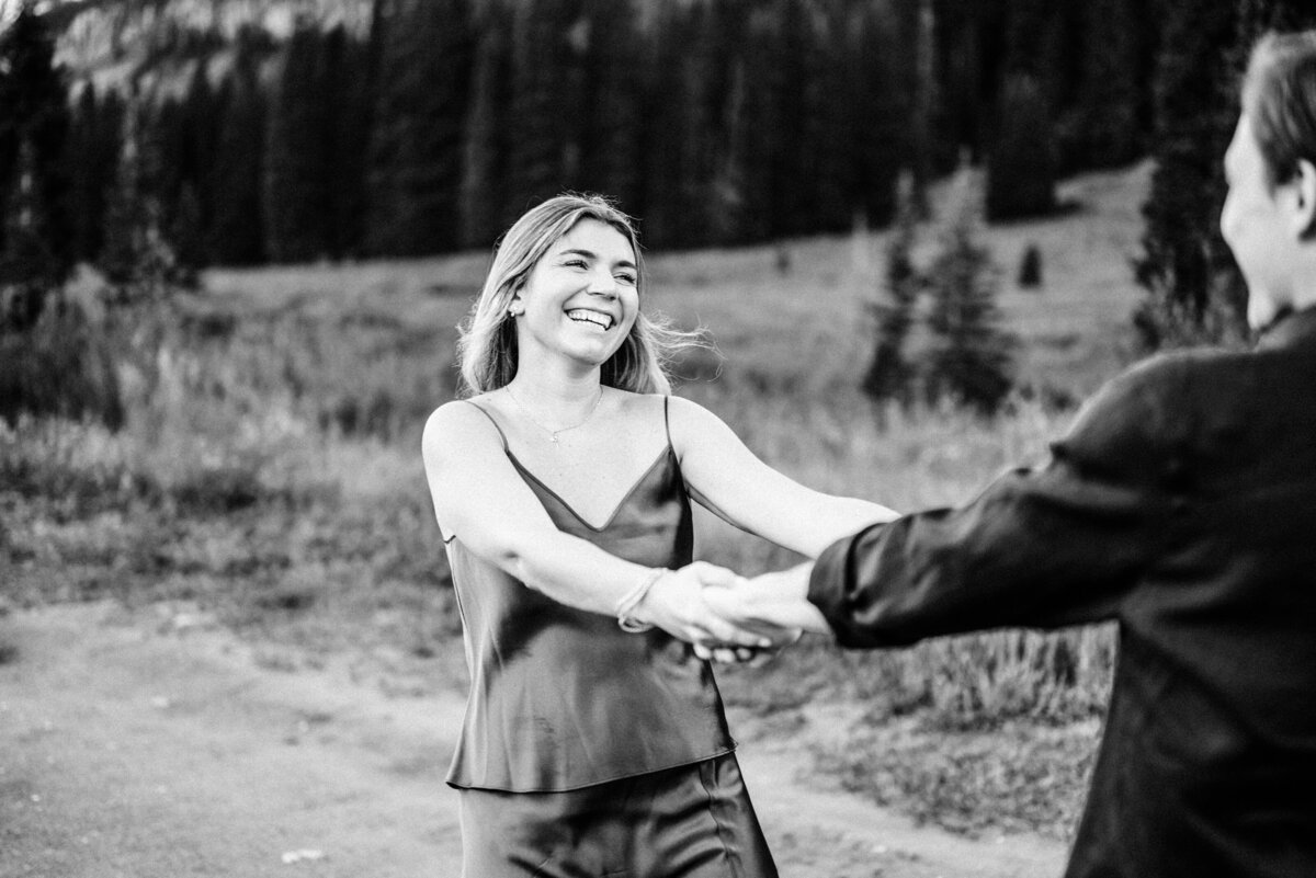 sunrise-engagement-photos-crested-butte_0461bw