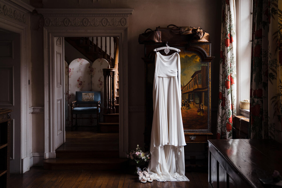 timless-walcot-hall-wedding-photography-028