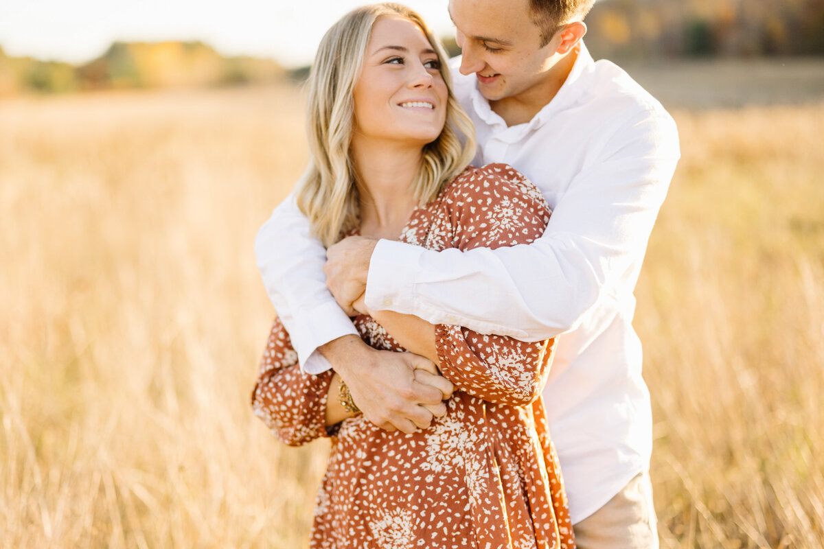 89 Stillwater-Minnesota-Fall-Engagement-Session-Field