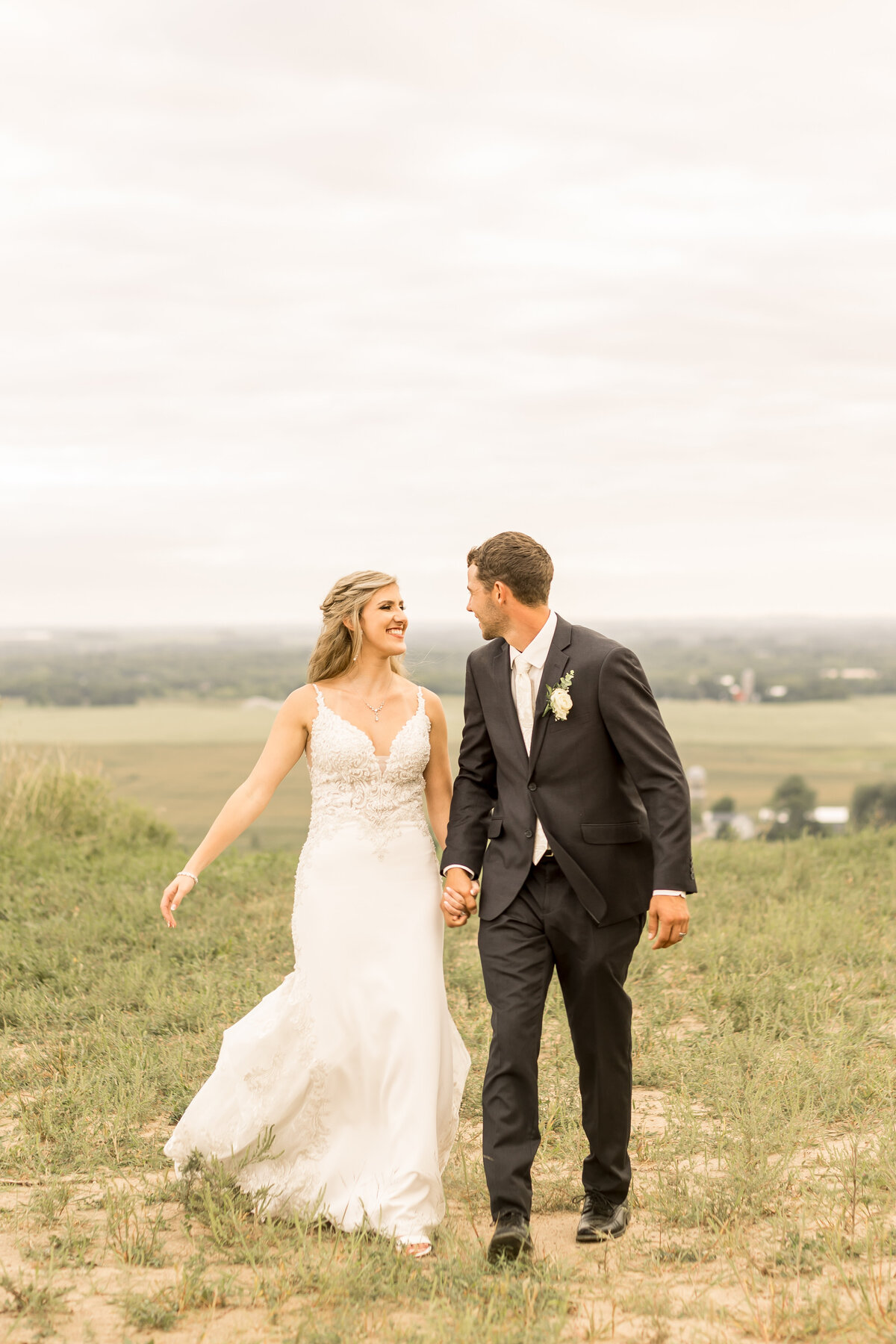 Bride and groom wedding photo in Central MN