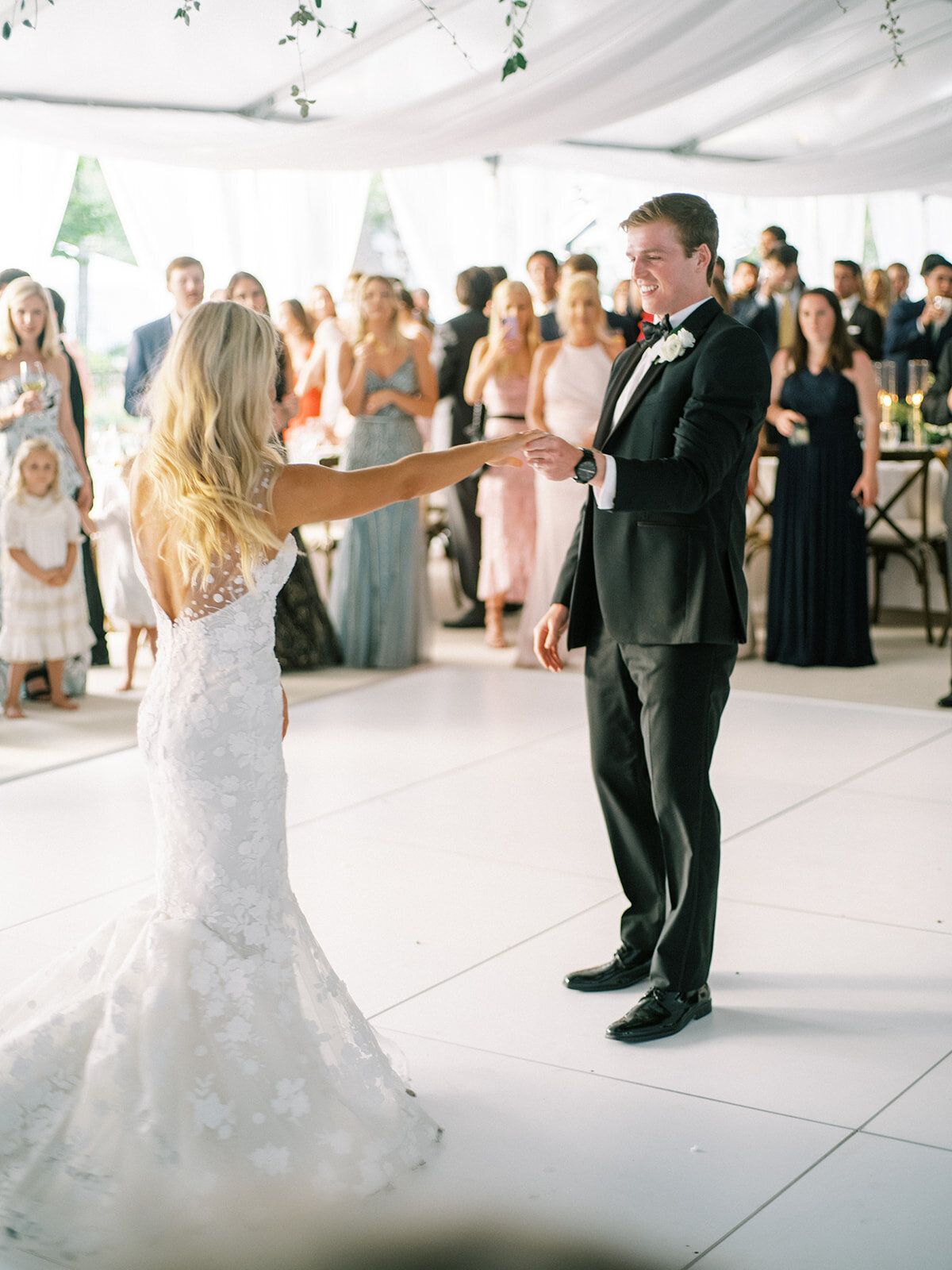 luxury-wedding-tent-bride-groom-first-dance