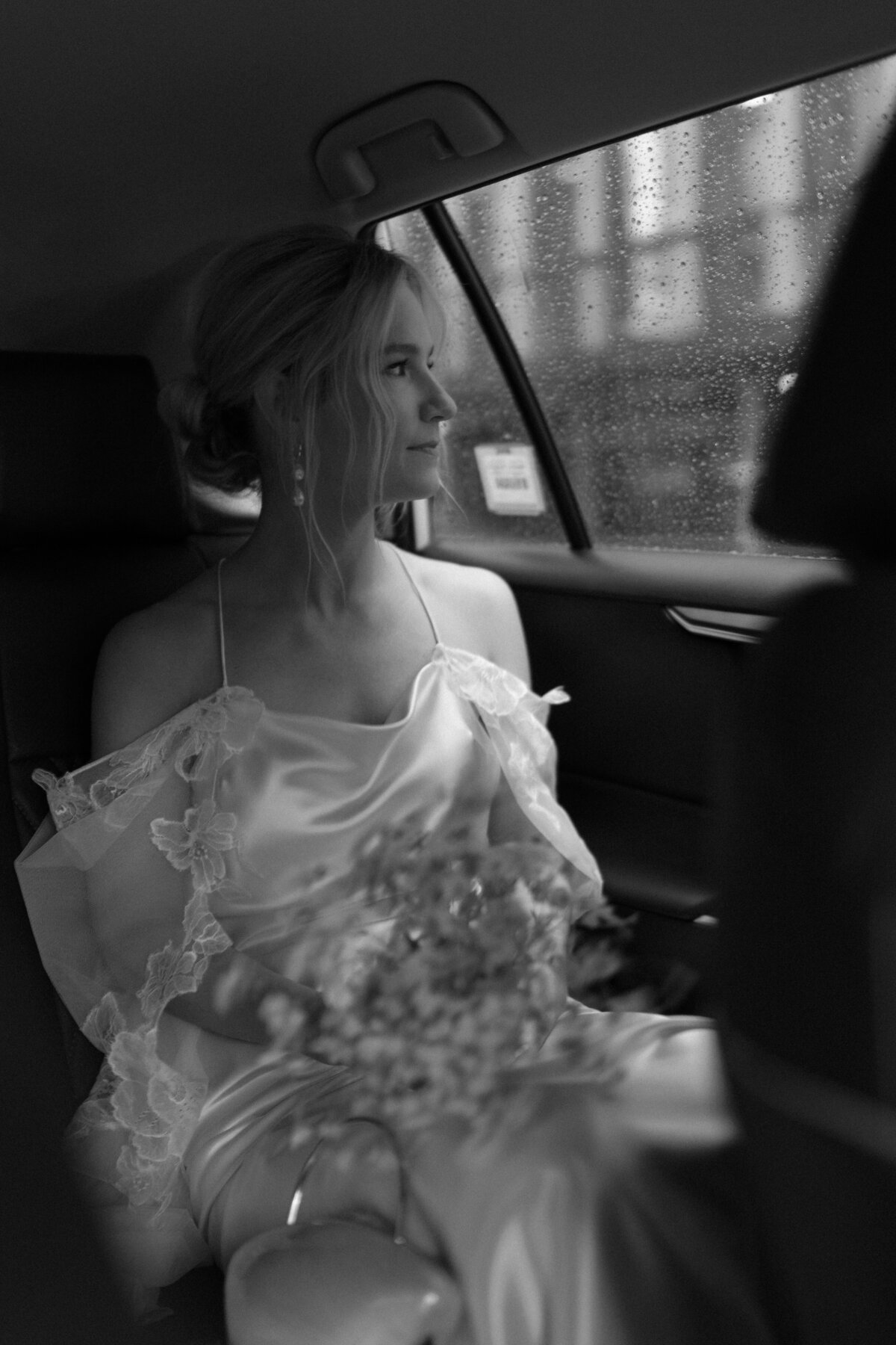 nyc-rainy-bride-portrait-upscale-bridal-gown-new-enegland-wedding-planner-sarah-brehant-events