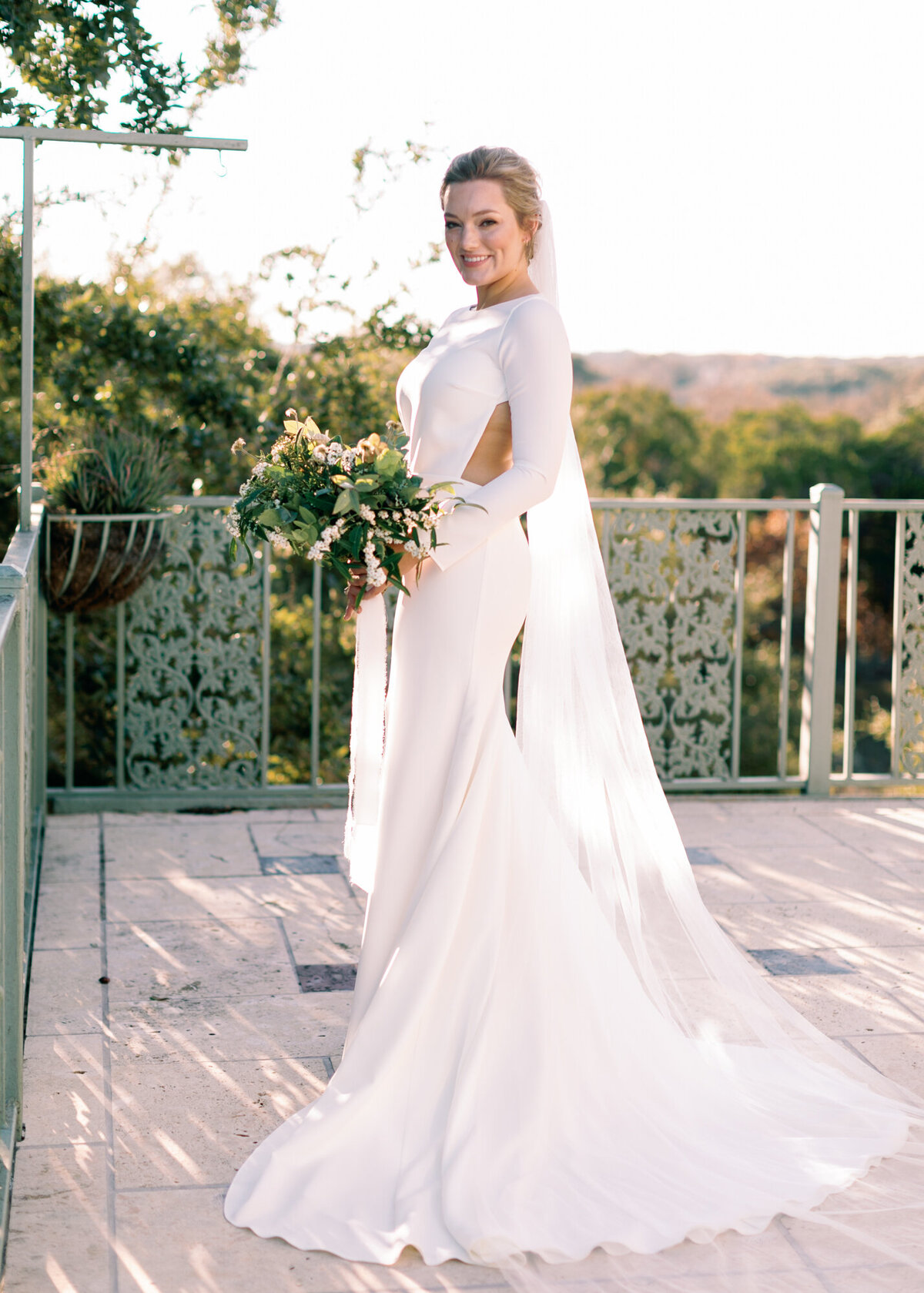 the-greenhouse-at-driftwood-bridal-session-13