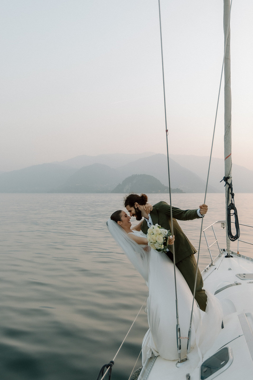 9lisa-lark-photography-documentary-wedding-photographer-switzerland-bellagio