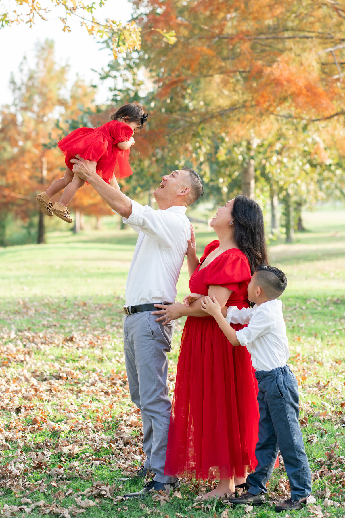 Austin Texas Family photo in a park.