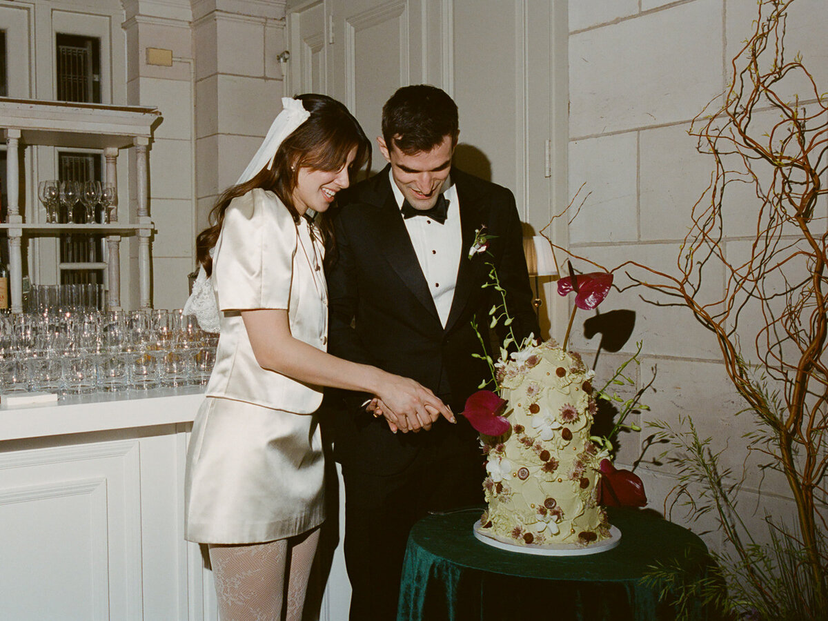 Faye-Fern-Creative-Ruby-Olivia-Rae-Hersey-Eugen-Hotaj-Prospect-Park-Boathouse-Wedding-Reception-37