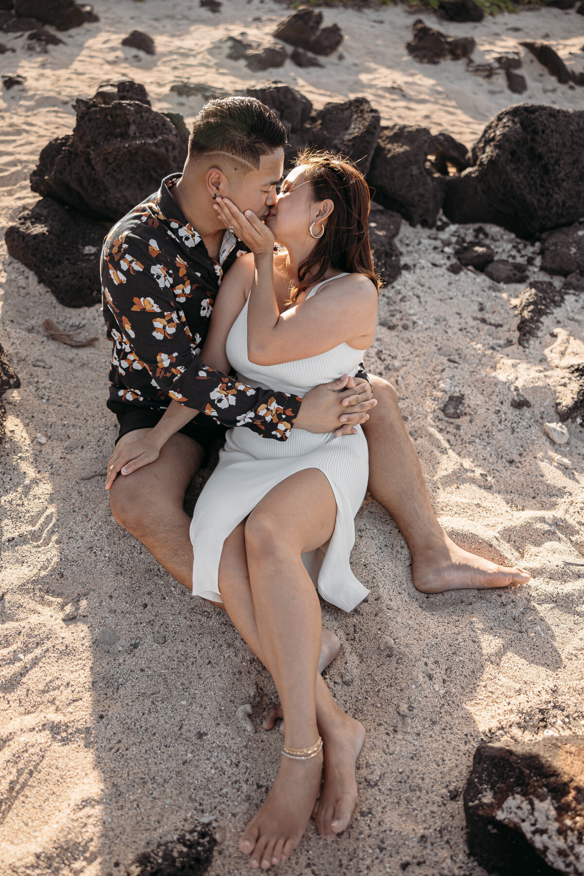 makapuu-beach-couple-portraits-56