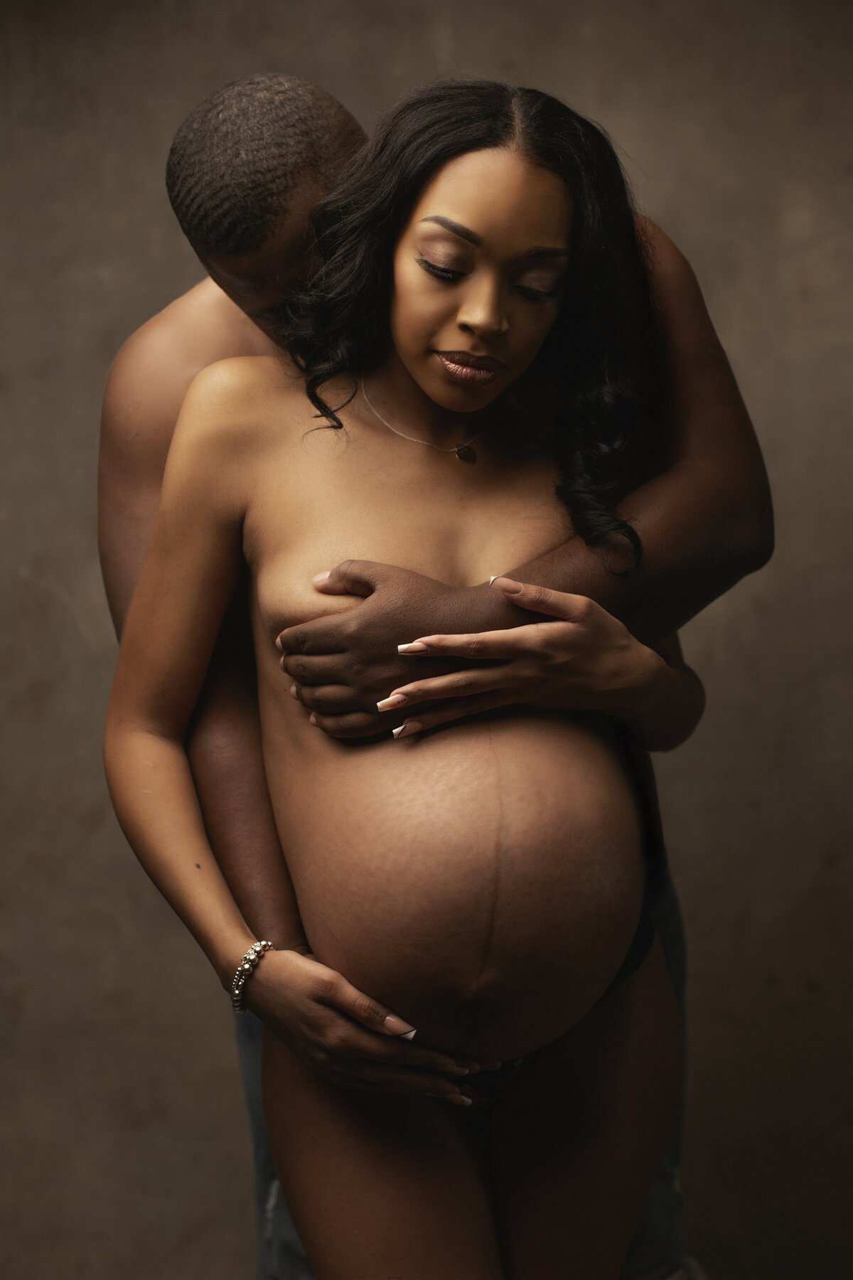best akron maternity photographer