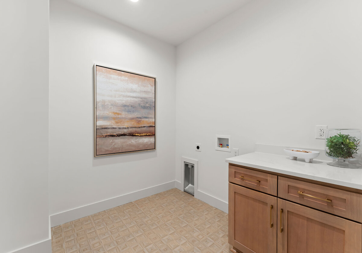Hilliard Dr_Int-21