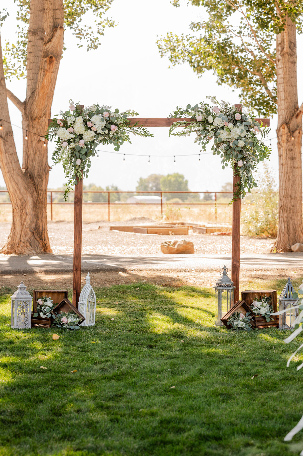 Twisting-T-Bar-Wedding-Details