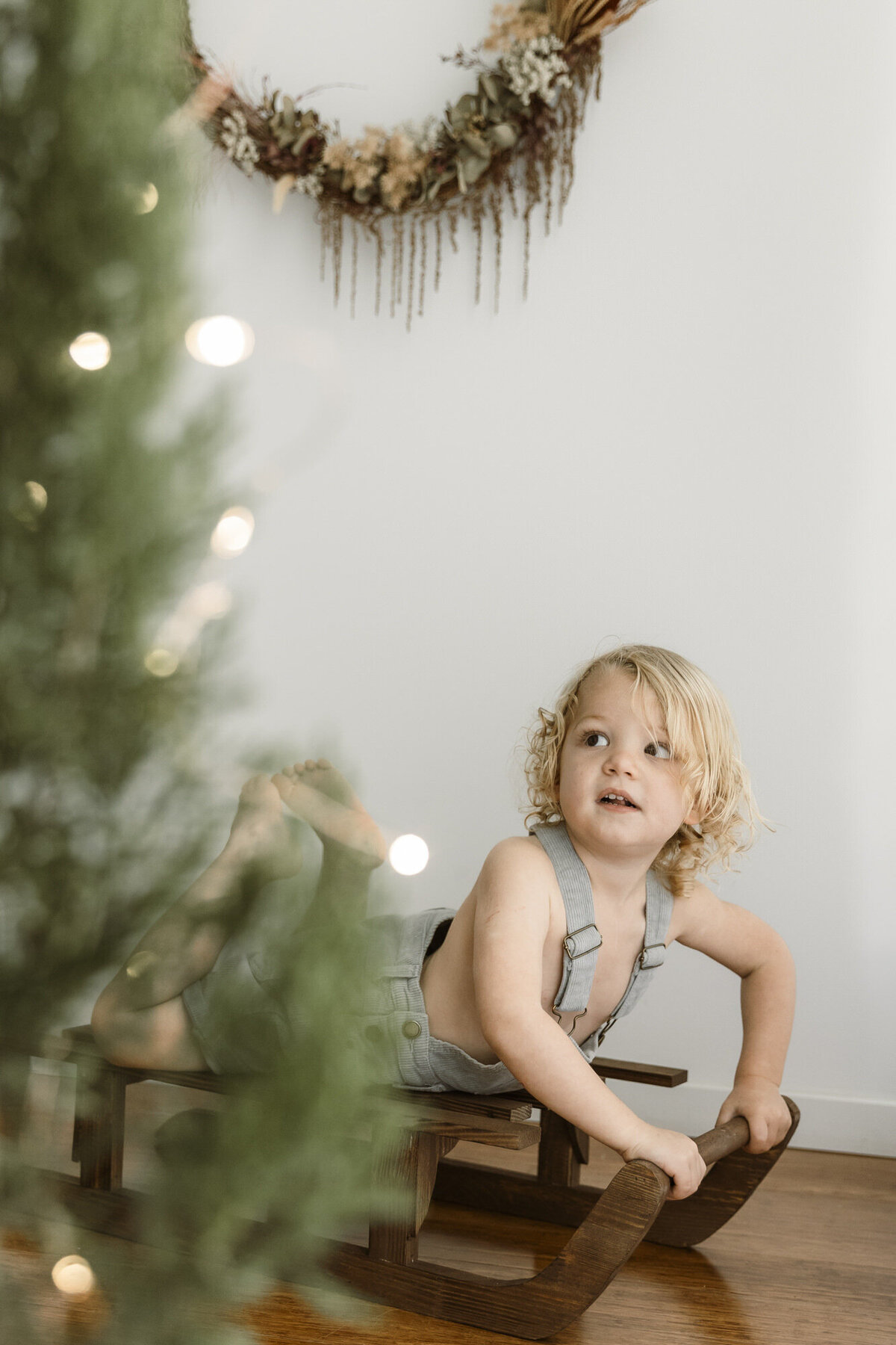 Blury Photography - Christmas Mini Photography - Mini Sessions - Christmas - Brisbane - Springfield - Ipswich - Studio Christmas Minis 4