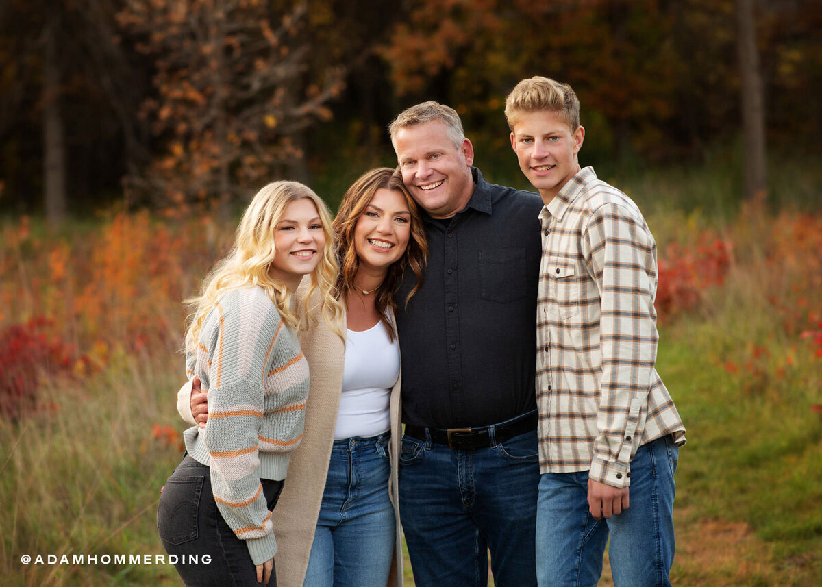 Family Pic Makeup Monticello MN - Hey Girl Beauty Co.