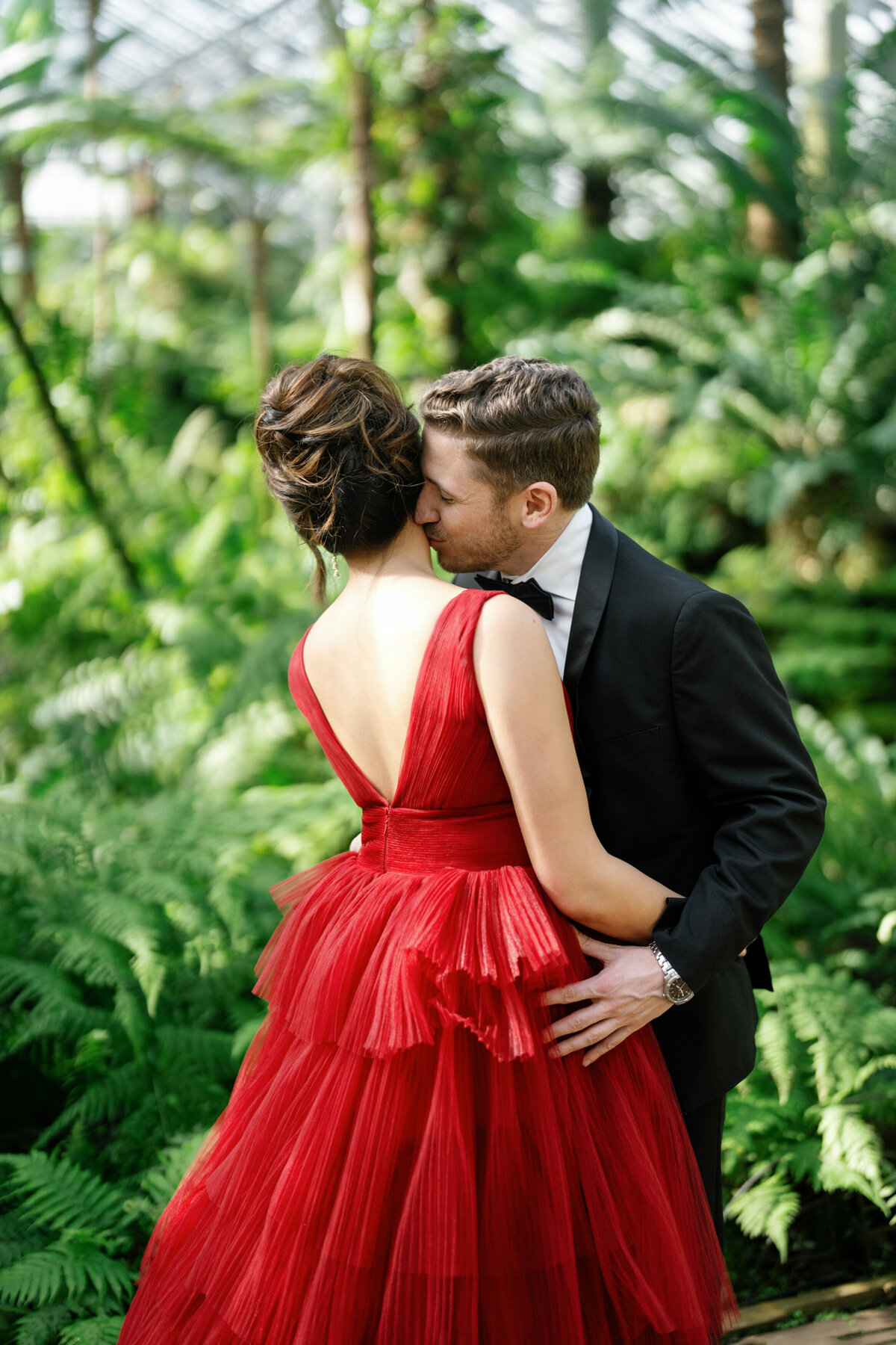 Aspen-Avenue-Chicago-Wedding-Photographer-Grace-and-Ivory-PressRoom-bryjeanartistry-Editorial-tamara-holden-Garfield-Park-Conservatory-ECBG-Cake-FAV-37