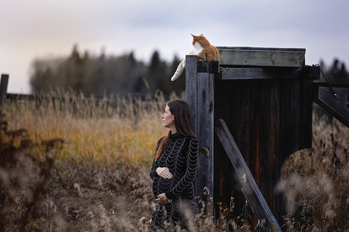 Outdoor Fall maternity session in a feild