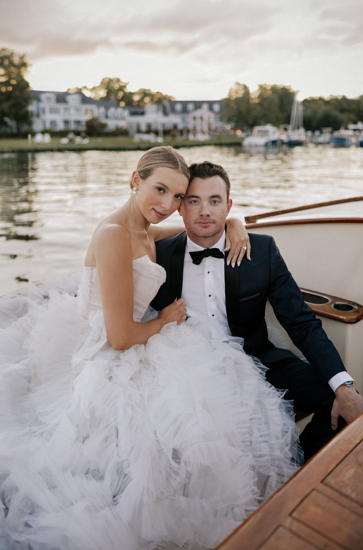 prestigious-inn-at-perry-cabin-wedding-portrait