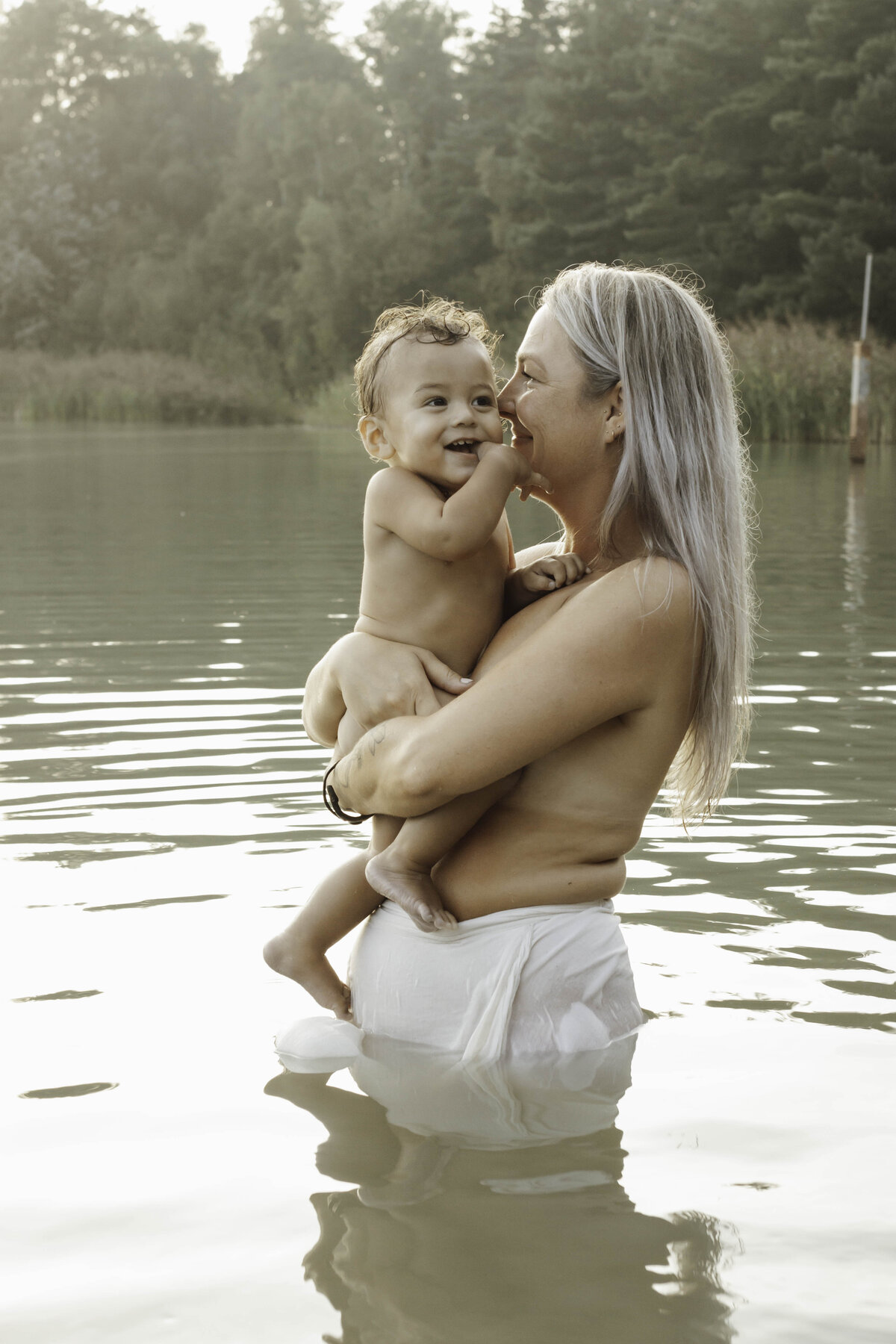 motherhood fotografie limburg, motherhood shoot limburg, motherhood shoot haelen, motherhood shoot roermond, motherhood shoot leudal, motherhood fotografie, motherhood shoot limburg, motherhood shoot brabant, moeder en kind fotografie limburg, moeder en kind fotografie, 