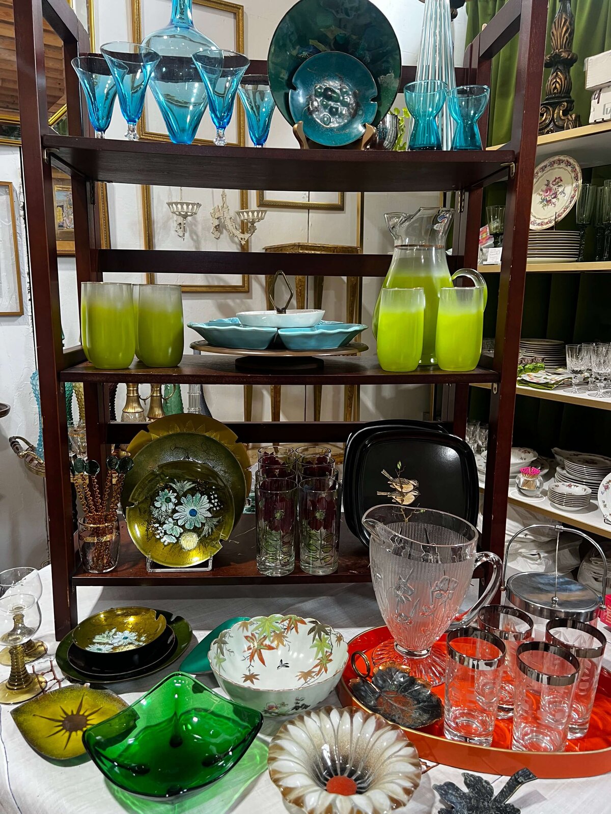 Old-Line-Markt-Poolesville-Maryland-Aix-La-Chapelle-Danielle-Couick-Ghost-Host-Magnolia-Bluebird23