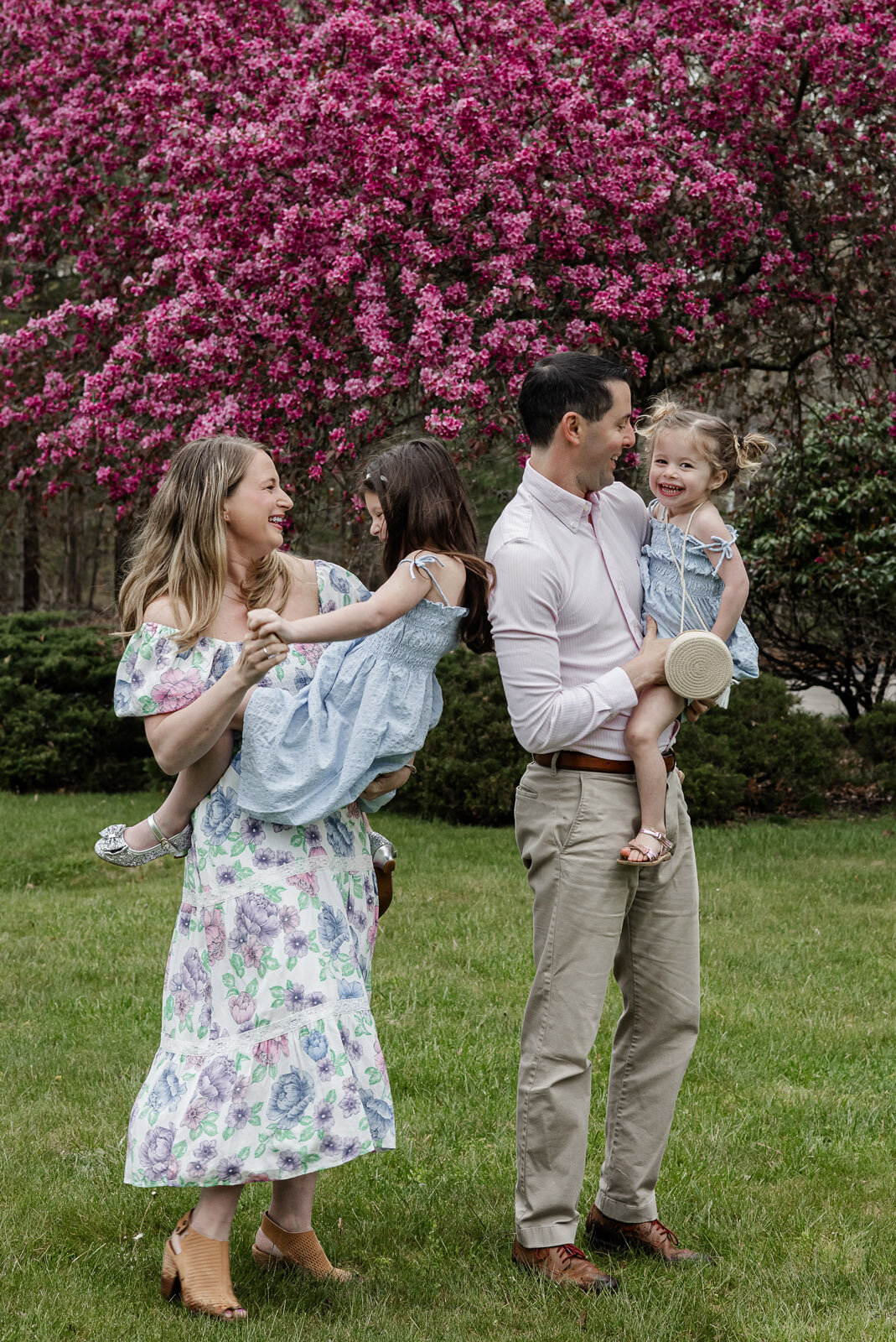 spring-family-motherhood-photos-walpole-massachusetts