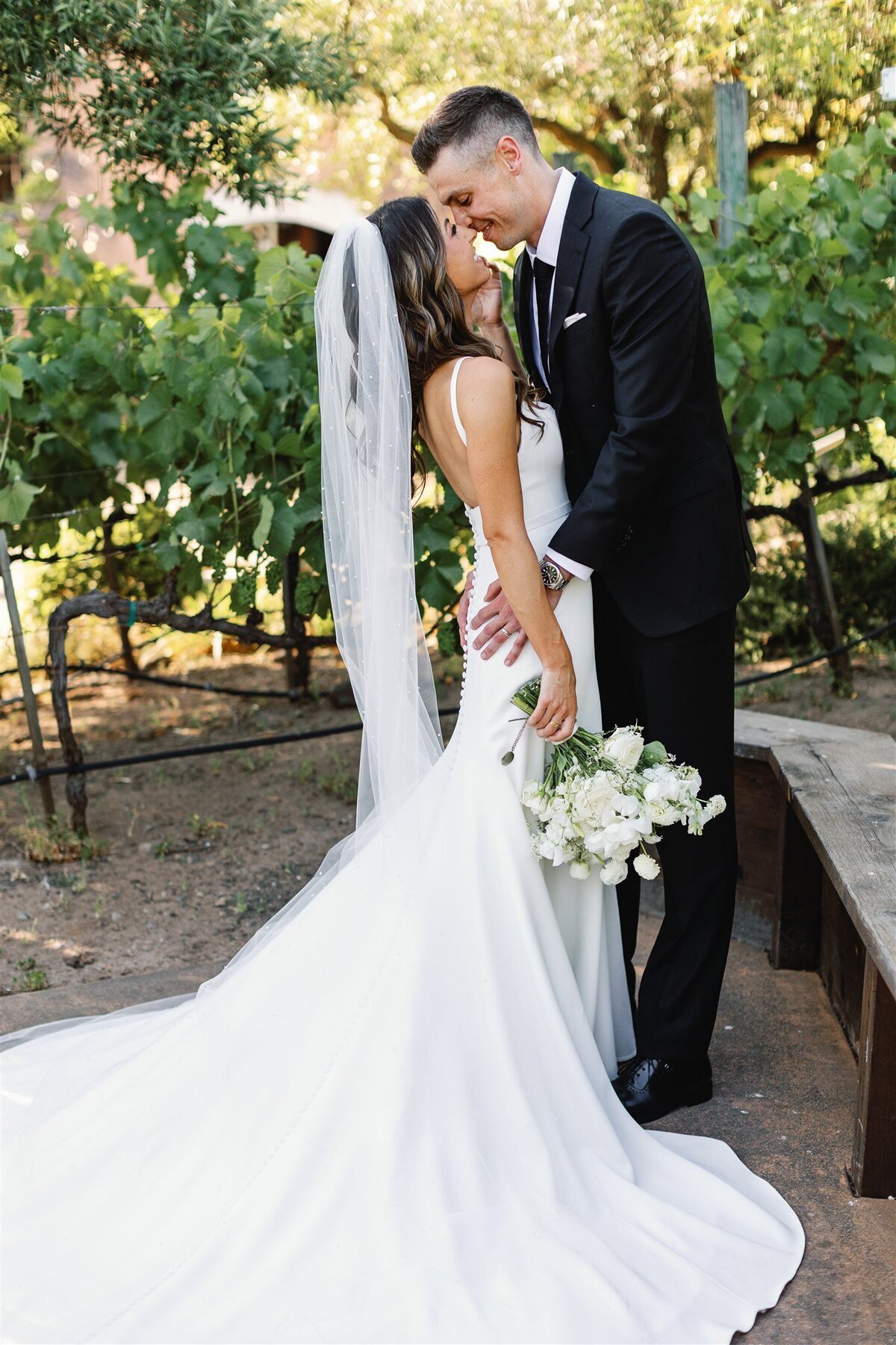viansa-wedding-sonoma-emma-taylor-ashley-carlascio-photography-1080