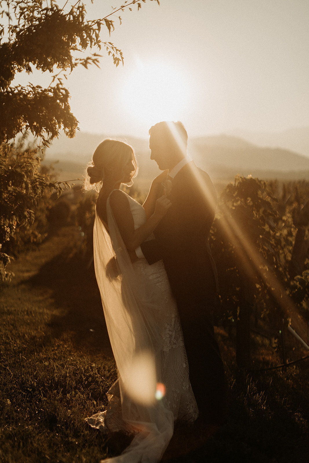 Hannah+Daniel_Lake_Chelan_Wedding-690