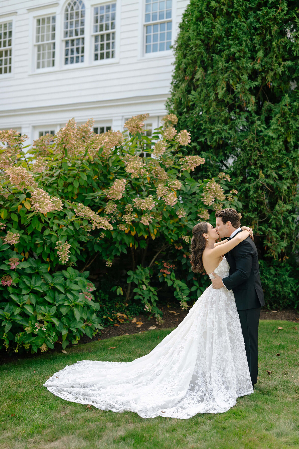 04-Classic-Country-Club-of-Fairfield-Connecticut-Wedding-Planner-Mary-Thornton-Events