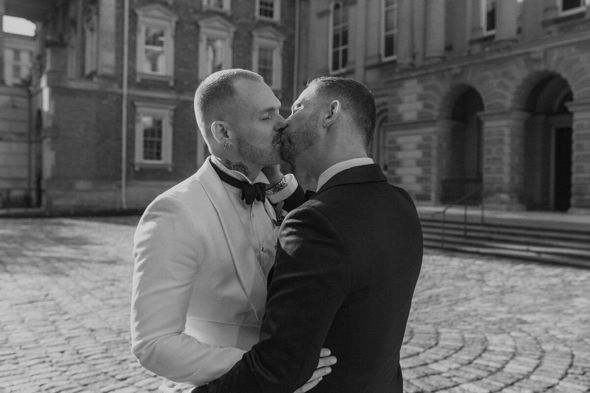 toront-university-club-lbtq+-wedding-couples-session-queer-positive-all-love-downtown-toronto-213