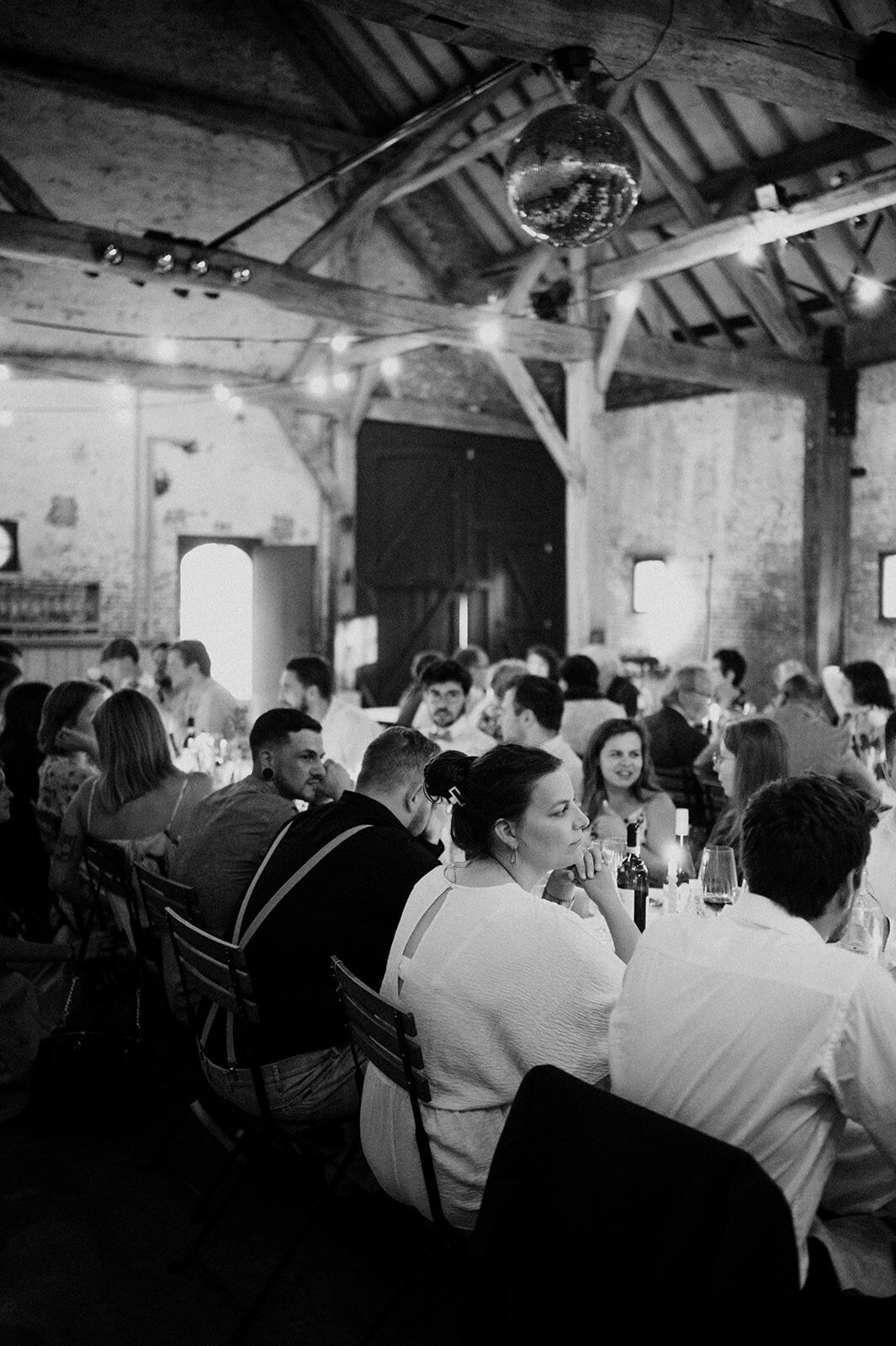 Herentals, salon weddings, moody, authentiek, alternatief trouwen,bruid, 2026, elopent, intiem, spontaan, tijdloos, trouwfotograaf, antwerpen - diner & dessert-117