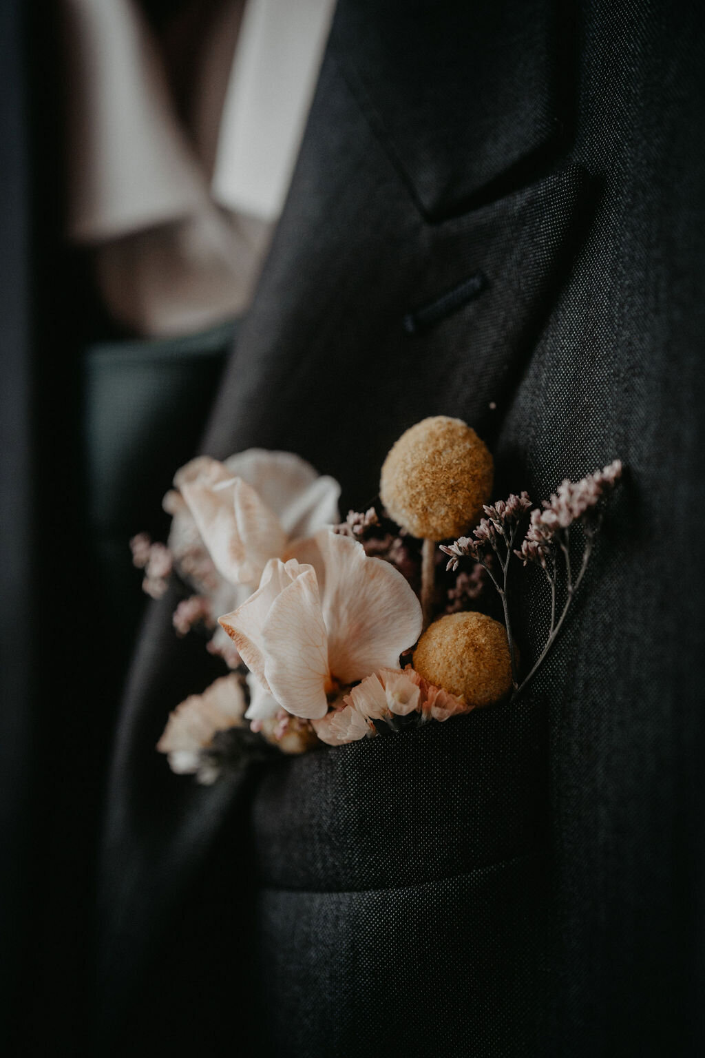 jeannine&christioph-gettingready-jaypegphoto&film-3