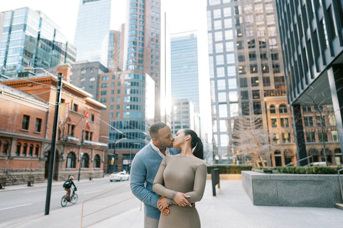 E11-Engagement-photo-shoot-in-Downtown-Toronto-Maria-and-DeVon-2025-04-14-2500px-1063