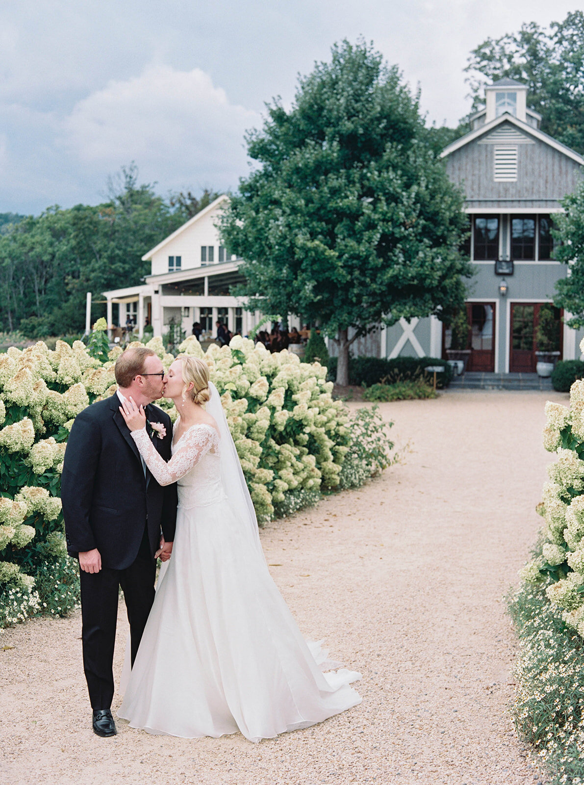 Pippin Hill Wedding Photographer Charlottesville Natalie Jayne Photography-39