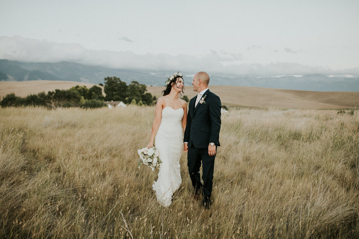 outdoor-barn-wedding-photography-montana-38