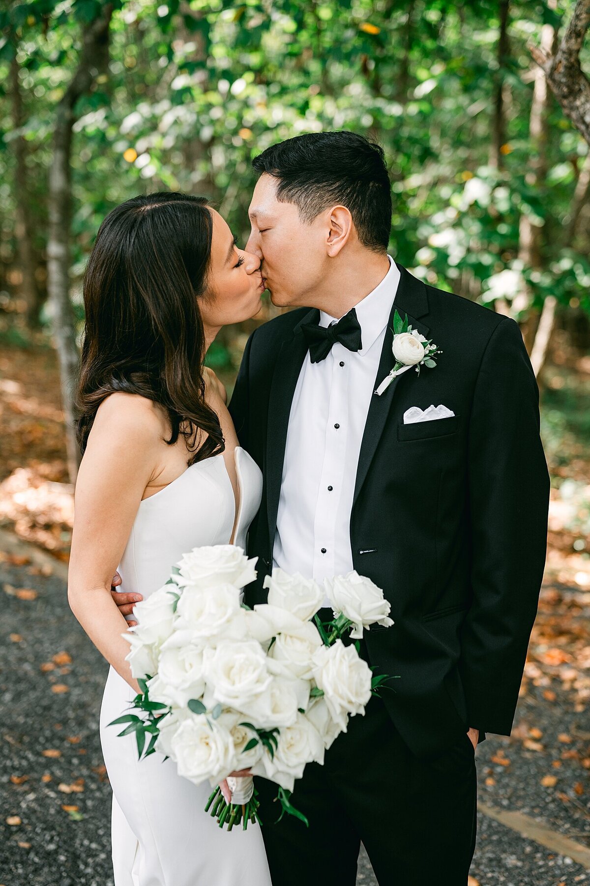 AlexisLunsfordElegantweddingfeaturedonStyleMePretty_0023