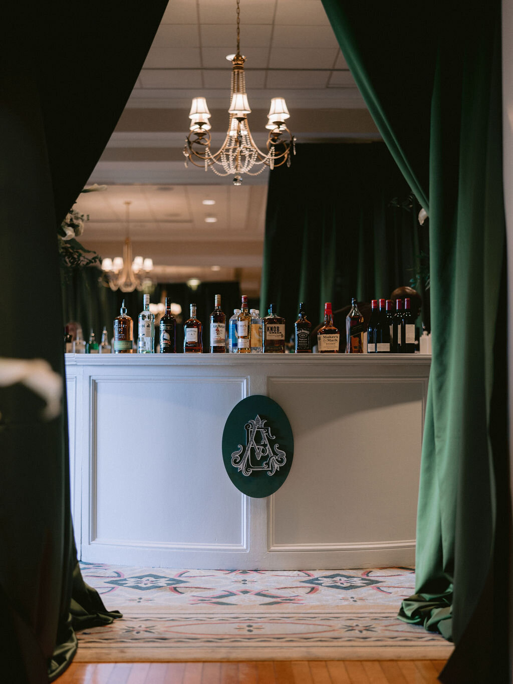 NikkiSanterre_EastCoastLuxuryWeddingPhotographer_WilmingtonWeddingSocialGracesEvents_Emma&Andy-140