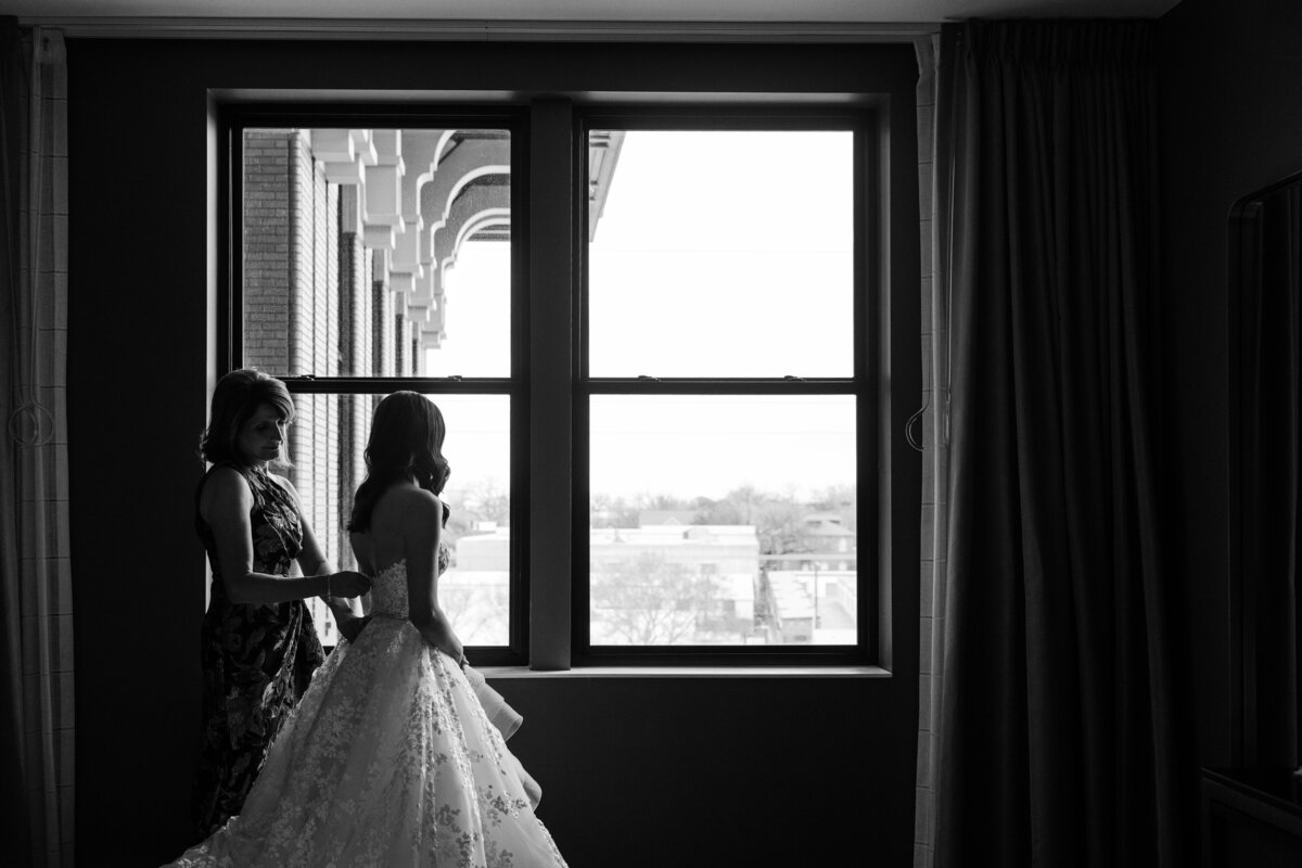 Hotel Vin - Grapevine Texas - Nick + Claire Bondar January 4 2025 Getting Ready - Stephanie Michelle Photography-57