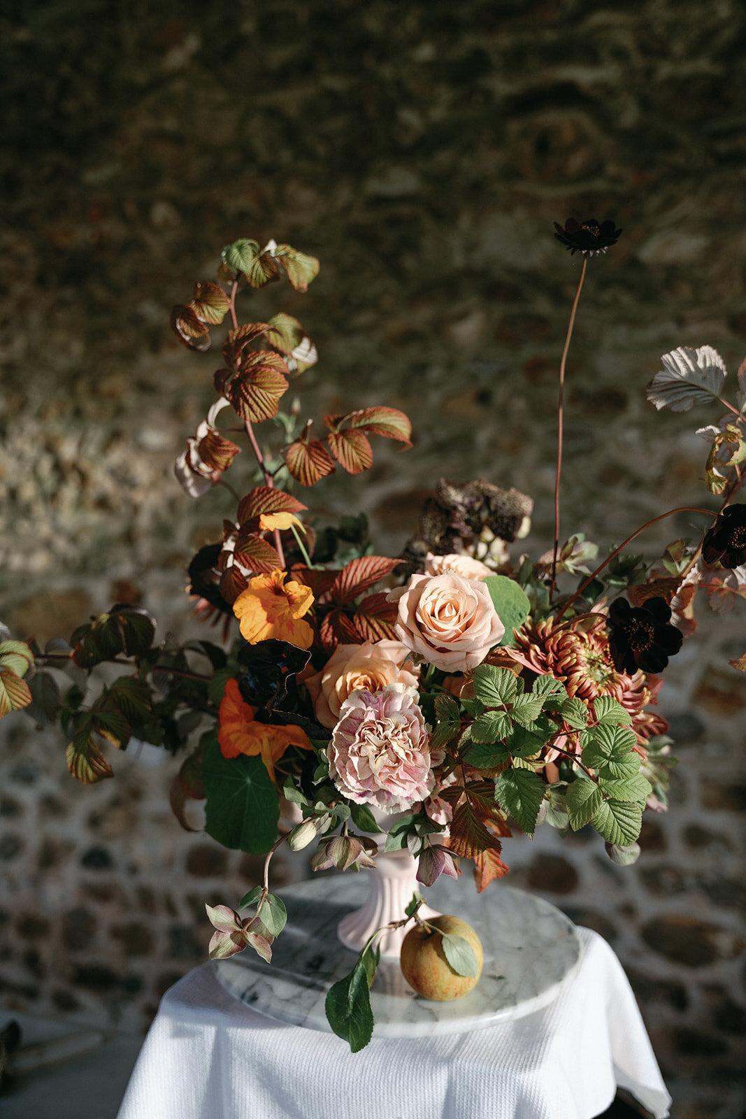 Wedding_Château _France_florist_trend _2025_maximalist_flowers_Capucineatelierfloral63