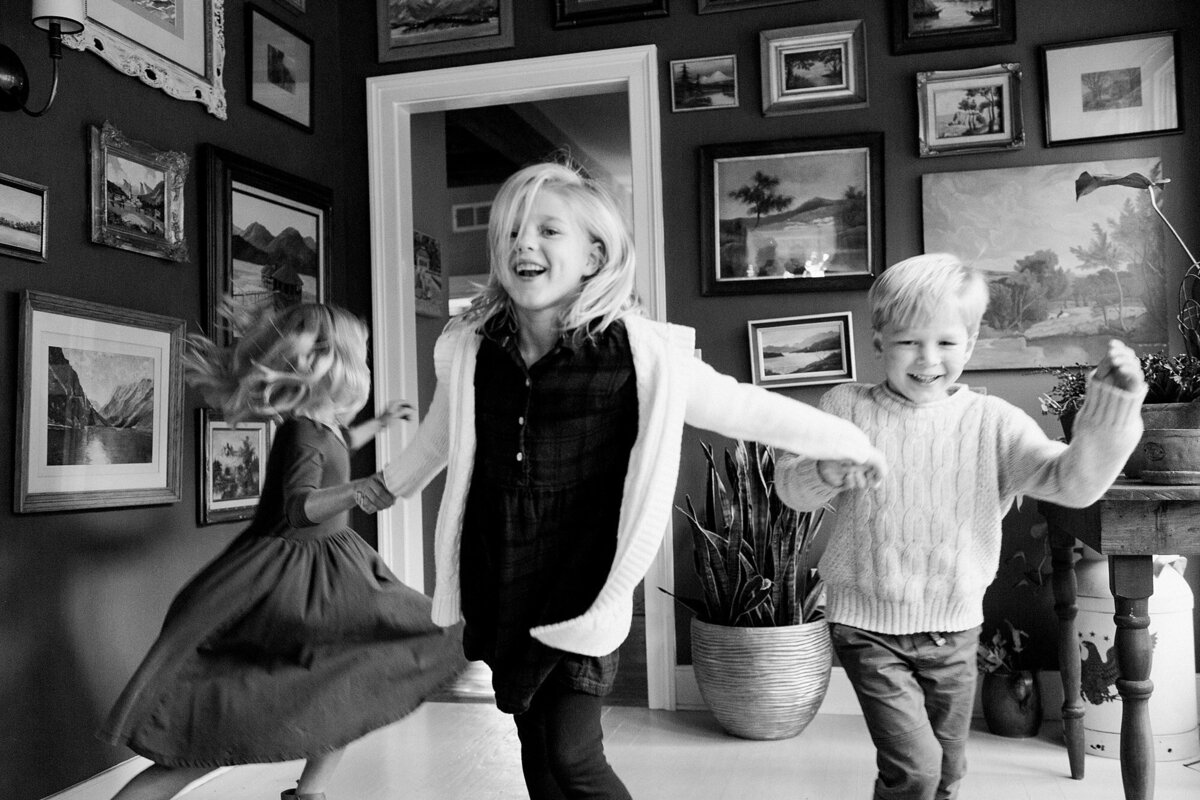 fall-family-photos-at-home-crozet-virginia-amy-nicole-photography-0098