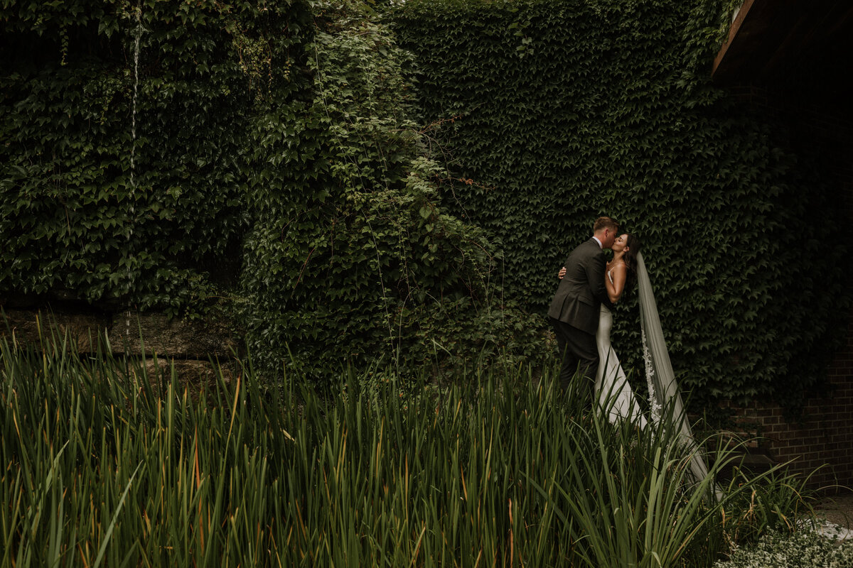 cristina-james-wedding-king-the-manor-summer-5