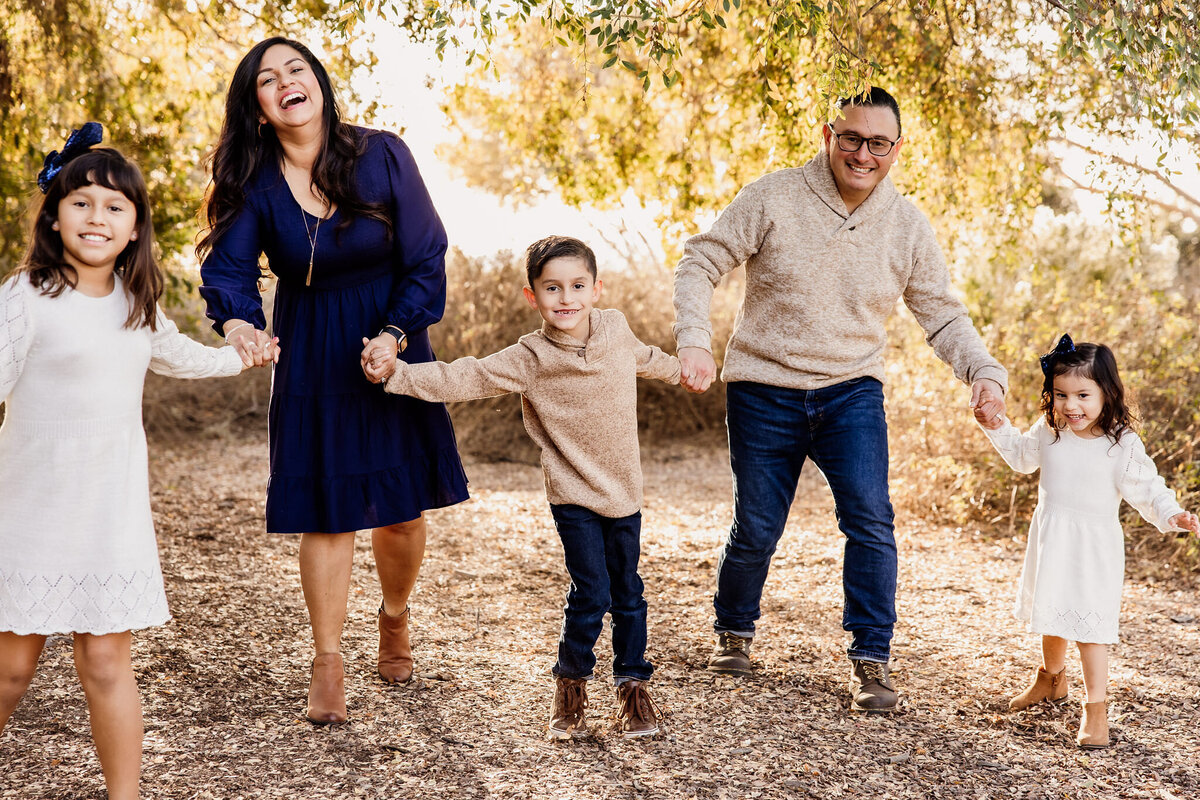 ArcherInspiredPhotography-Fall2023MiniSession-BiancaPortillo-LongBeach-36