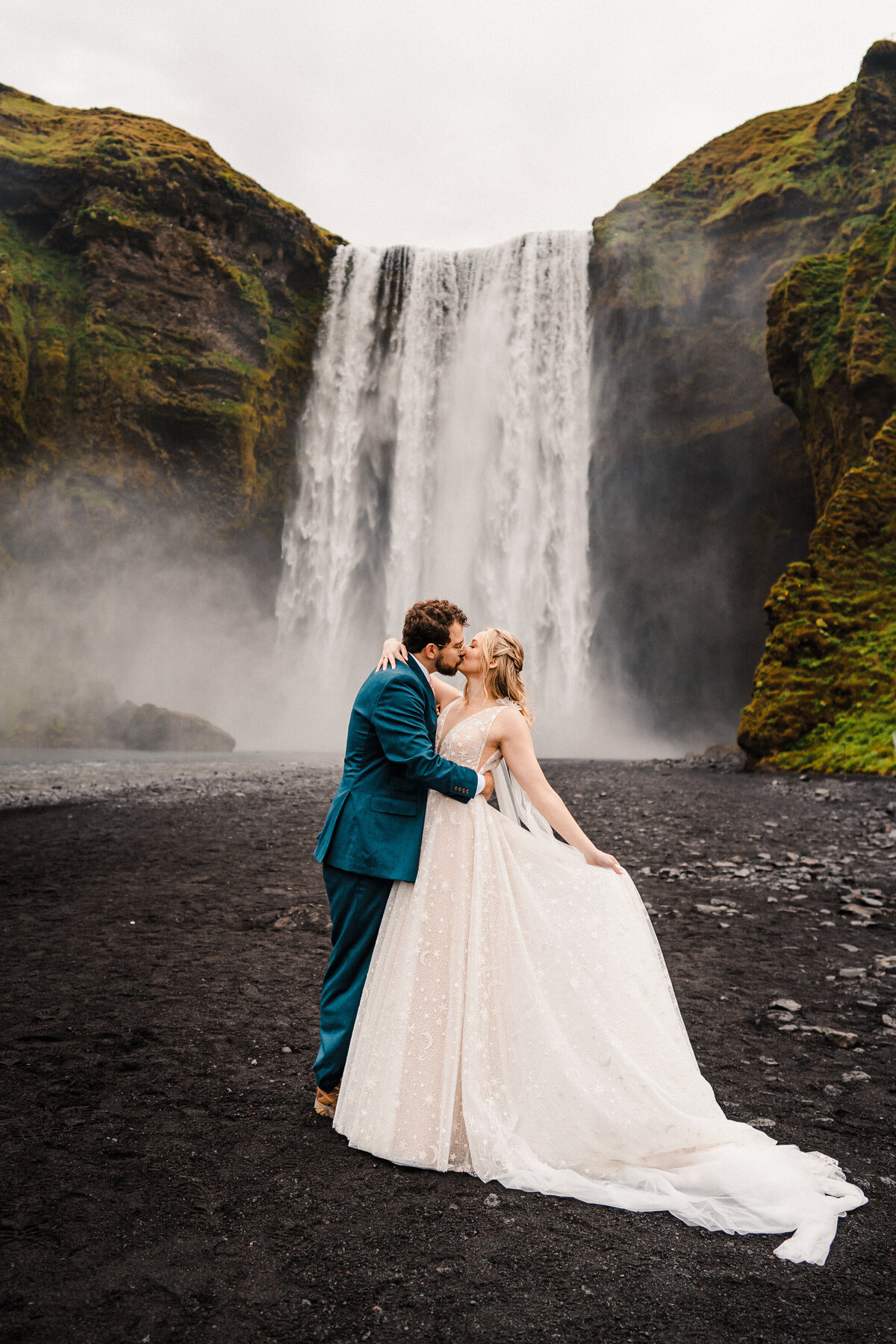 Abi_Jarod_Iceland_Elopement_The_Foxes_Photography_65